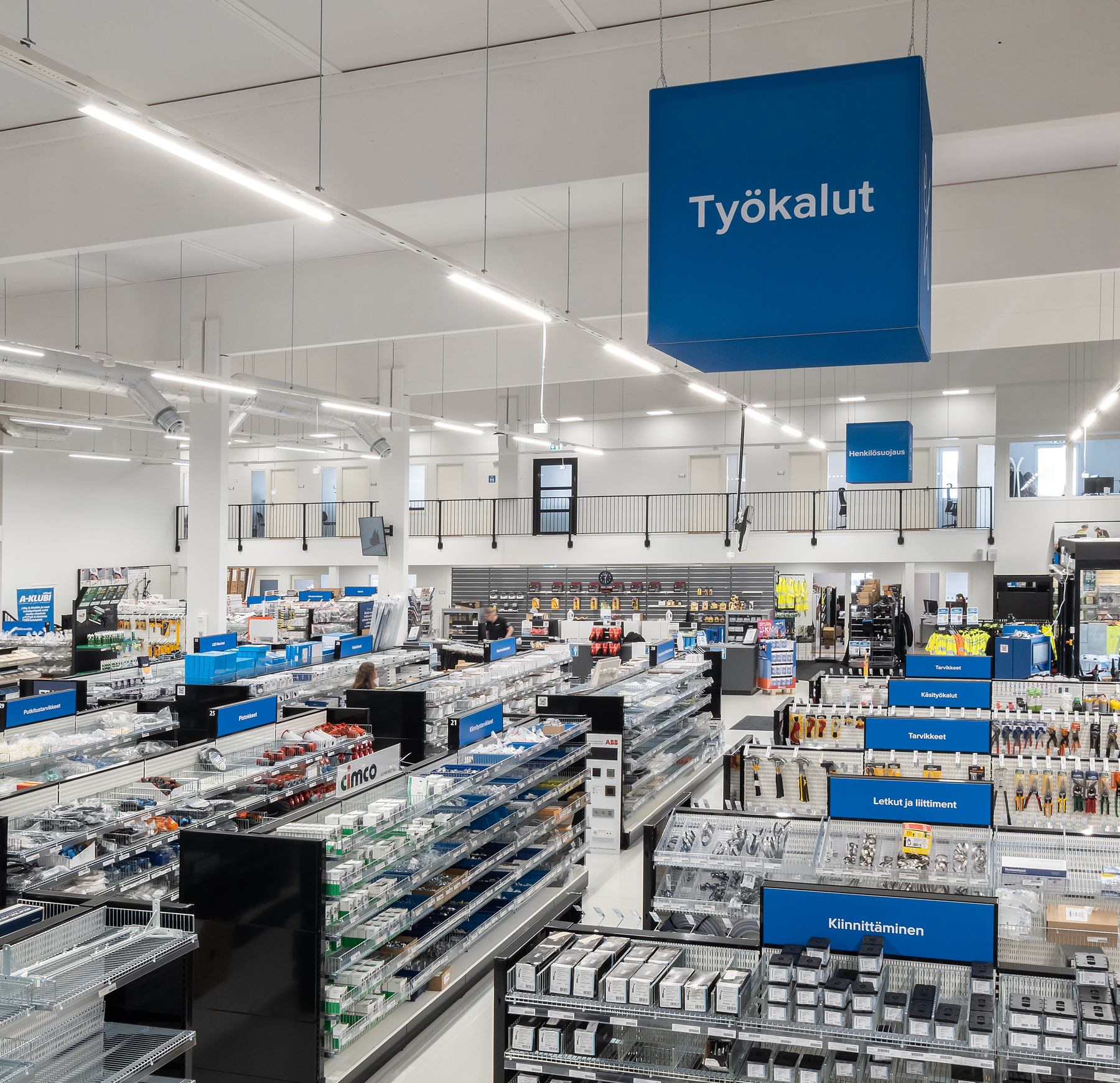 Airamin Marketta myymälän valaisimena